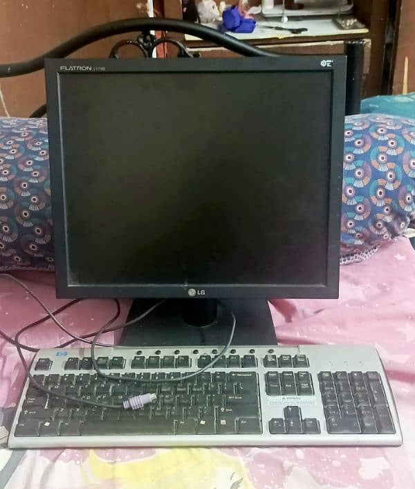 Monitor and keyboard only 3