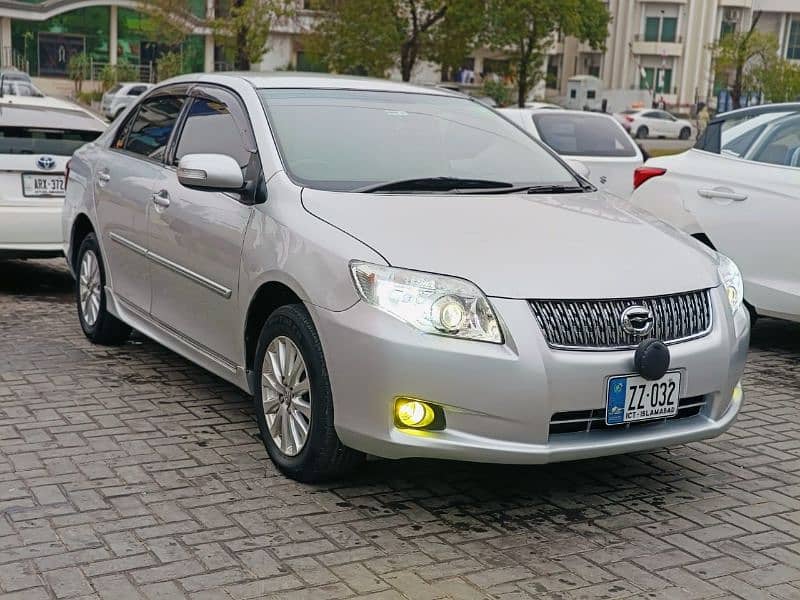 Toyota Corolla Axio LUXEL 2013 1