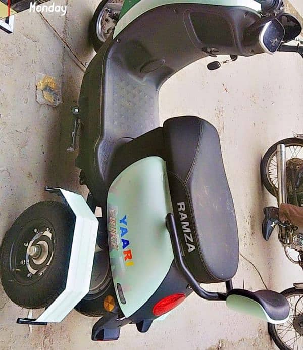 Ramza Yari 90-100 km range 4 Wheeler easy ride,for ladies and kids. 1