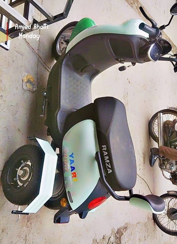 Ramza yari 4 Wheeler scooty 80-100. km range all documents available 0