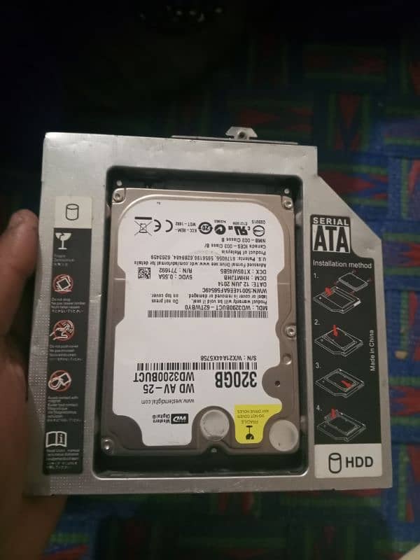 320 GB hard drive 10/9 condition 2