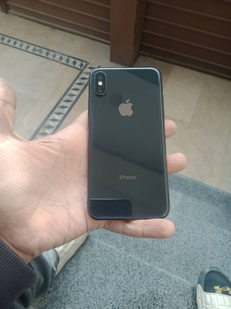 Apple iPhone XS 4