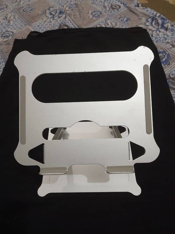 laptop stand made by Japan 1