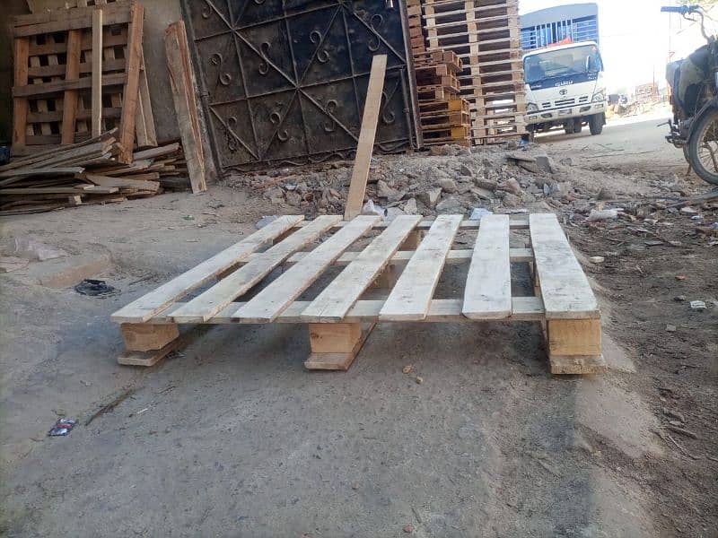 Quality Wooden Pallets |Quality Plastic Pallets |Industrial Pallets 3