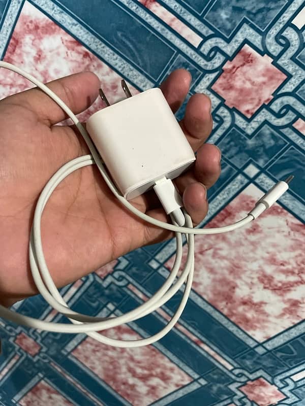 Iphone charger supports upto 14pro max 1