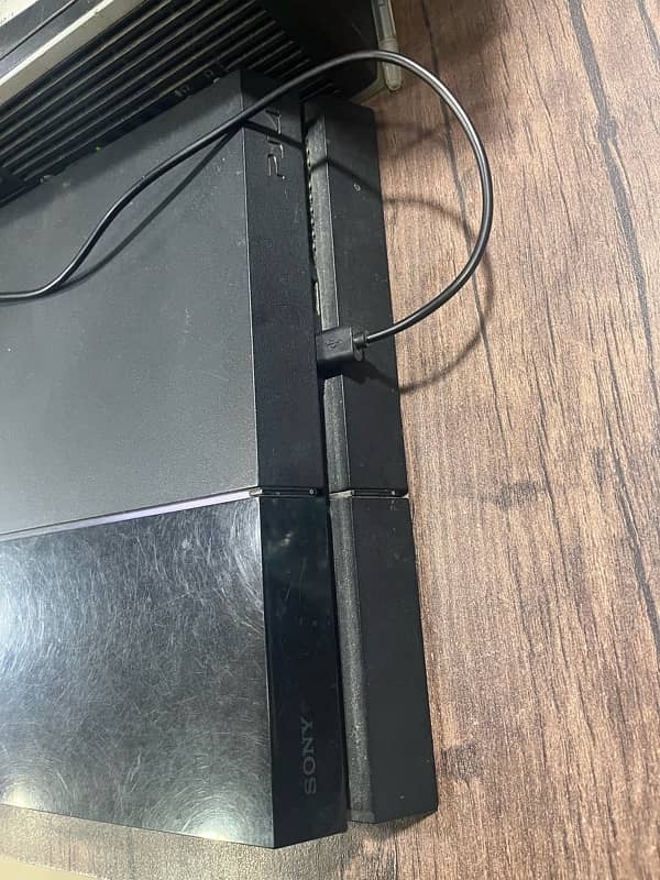 Ps4 mint condition or 10 by 10 condition 4