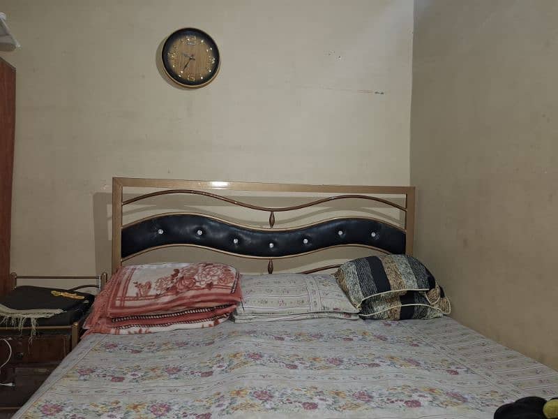 Used bed hai 2