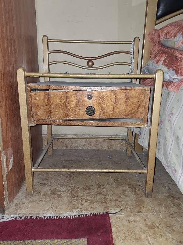 Used bed hai 4