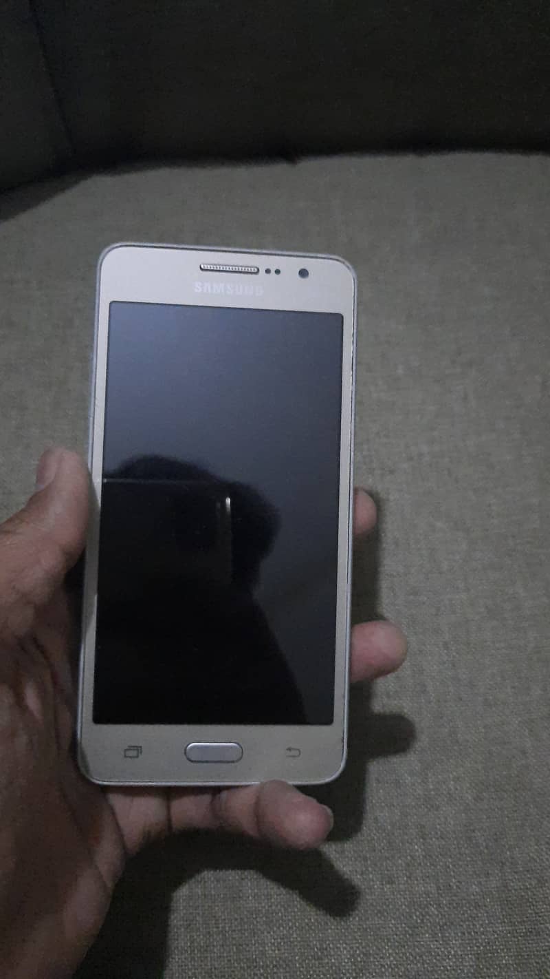 Samsung glaxy grand prime 2 gb ram 8gb memory 0