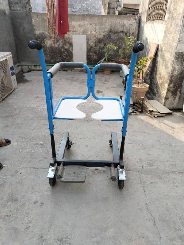 moveable  wheelchair pot 1