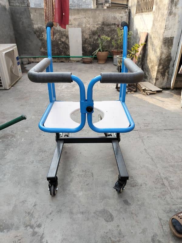 moveable  wheelchair pot 2