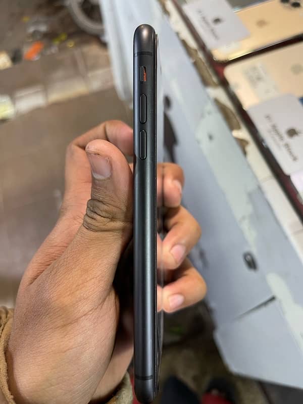 iPhone 11 non pta jv  R/s 52k 5