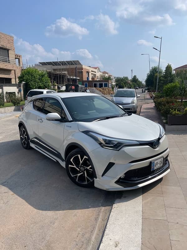 Toyota C-HR 2019 1