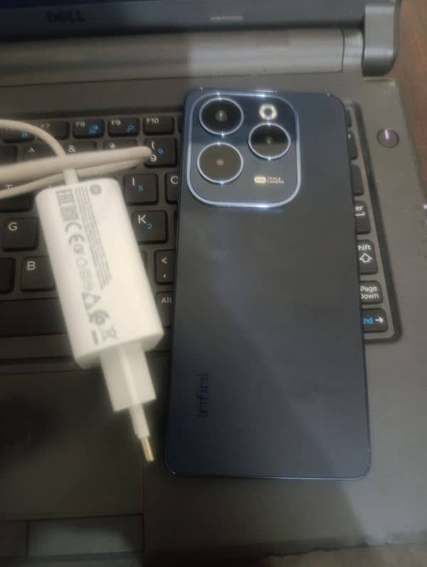 infinix Hot 40 8-256GB set+charger condition 10/10 0