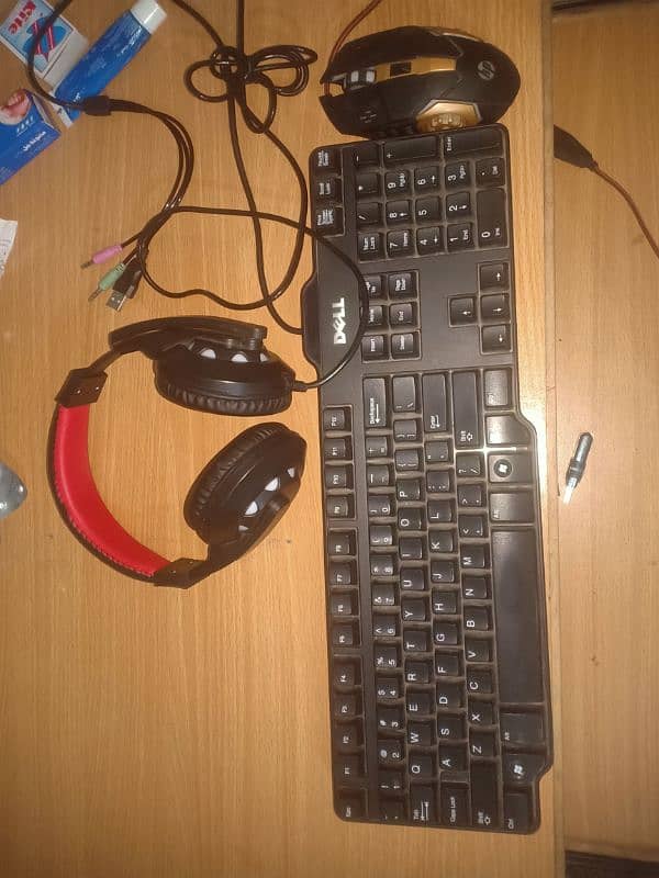 Headphone+Keyboard+Mouse 1