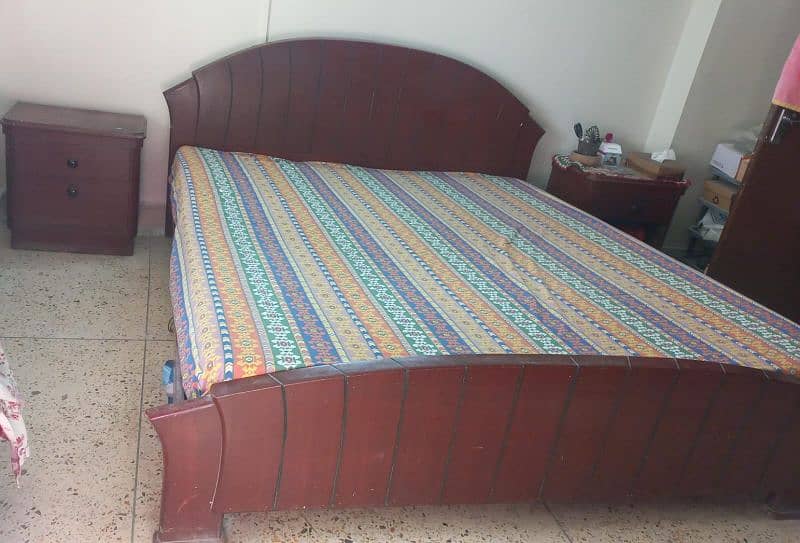 King size double bed with moltyfoam mattress 0