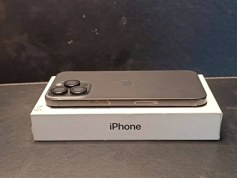 **Selling iPhone 15 Pro Max (JV) | 512GB | Black | Like New!** 4