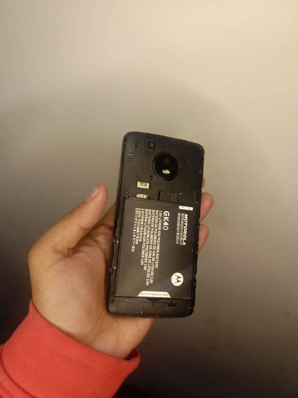 Moto E4 pata approved 2+16 all ok only sell 0