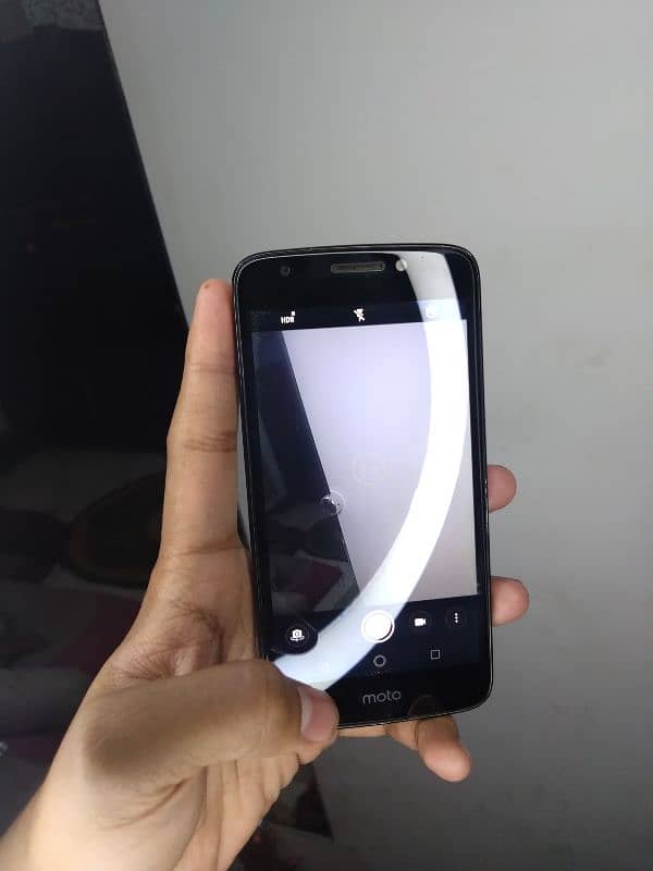 Moto E4 pata approved 2+16 all ok only sell 1