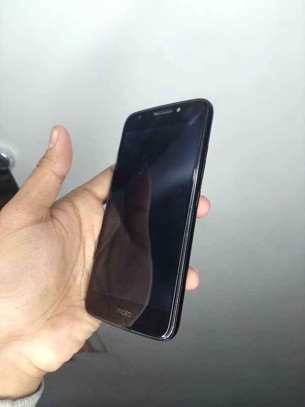 Moto E4 pata approved 2+16 all ok only sell 3