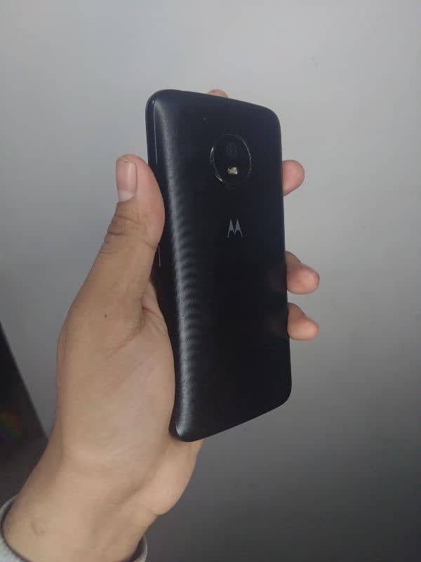 Moto E4 pata approved 2+16 all ok only sell 6