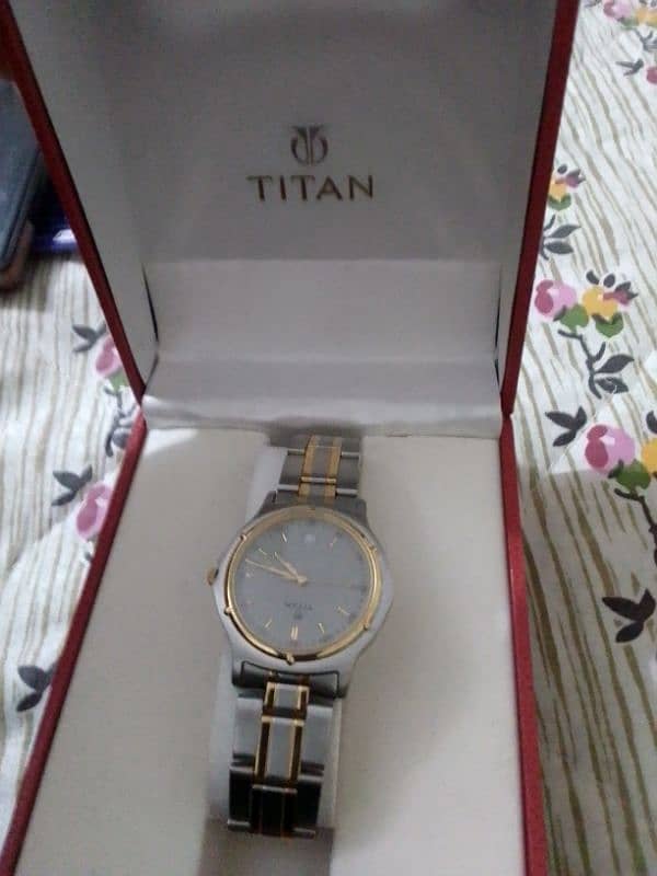 TiTAN  WATCH 1