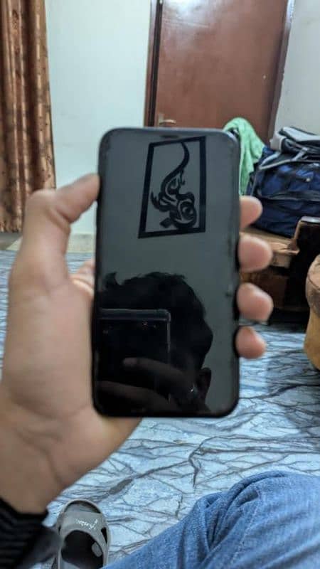 iphone 11, non pta jv ( 3 month sim time ) 89% battery health 1