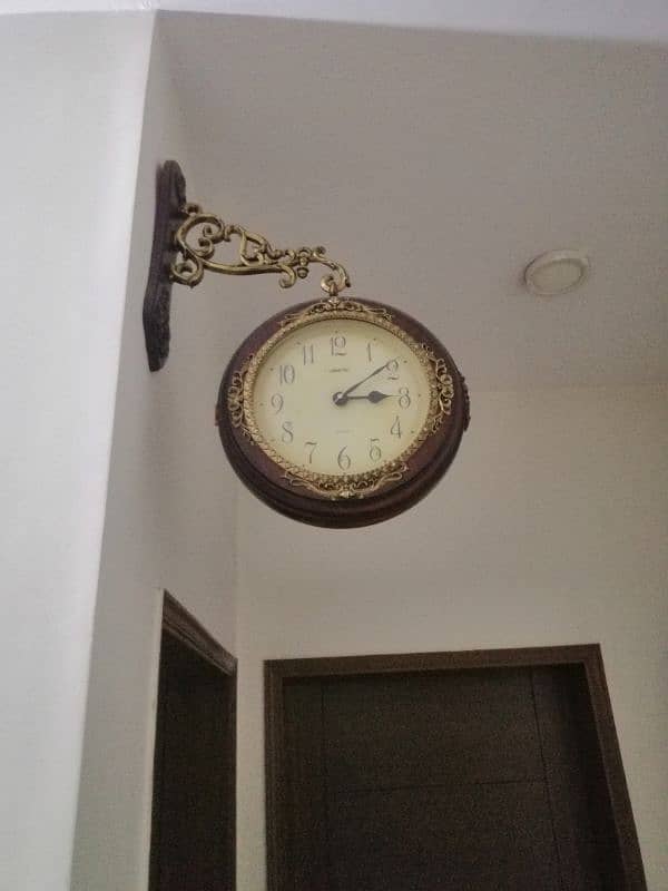 hanging clock 0