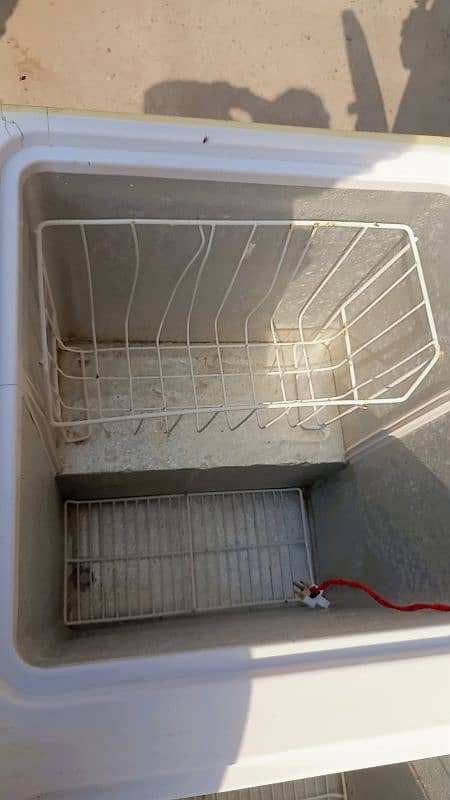 D freezer Waves Genieun condition 03216739671 2