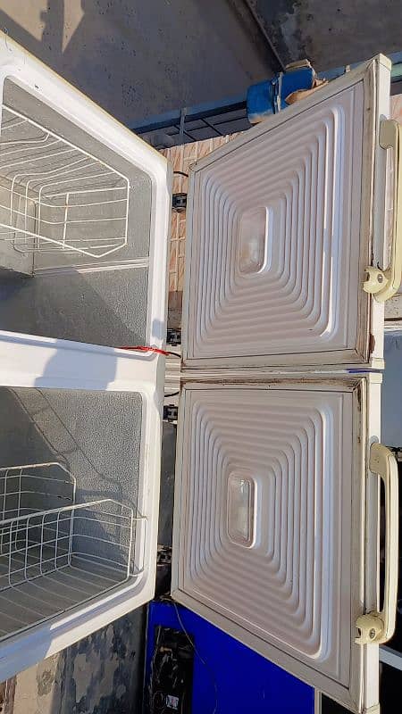 D freezer Waves Genieun condition 03216739671 3