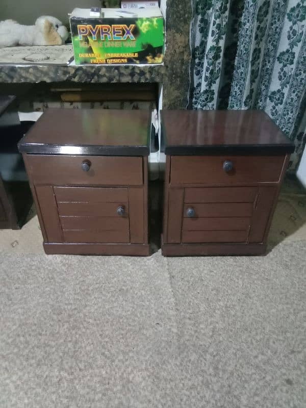 King Size Bed with 2 Side Table 3