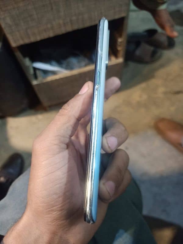 oppo F15  8 128 3