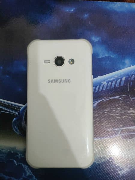 Samsung Galaxy J1 Ace 5