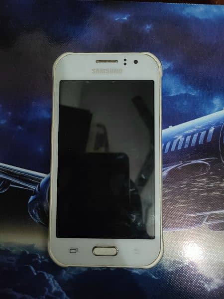 Samsung Galaxy J1 Ace 7