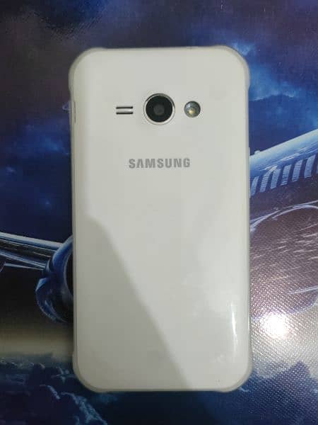 Samsung Galaxy J1 Ace 9