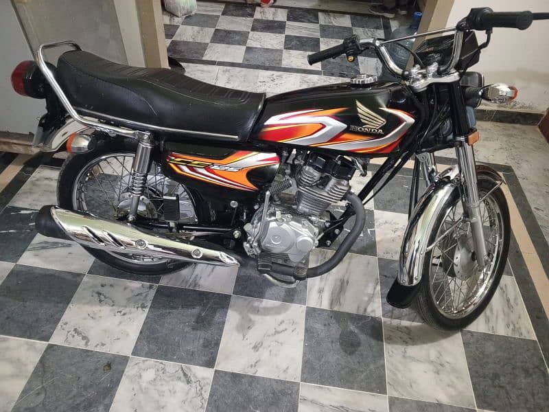 Black Honda CG 125 1