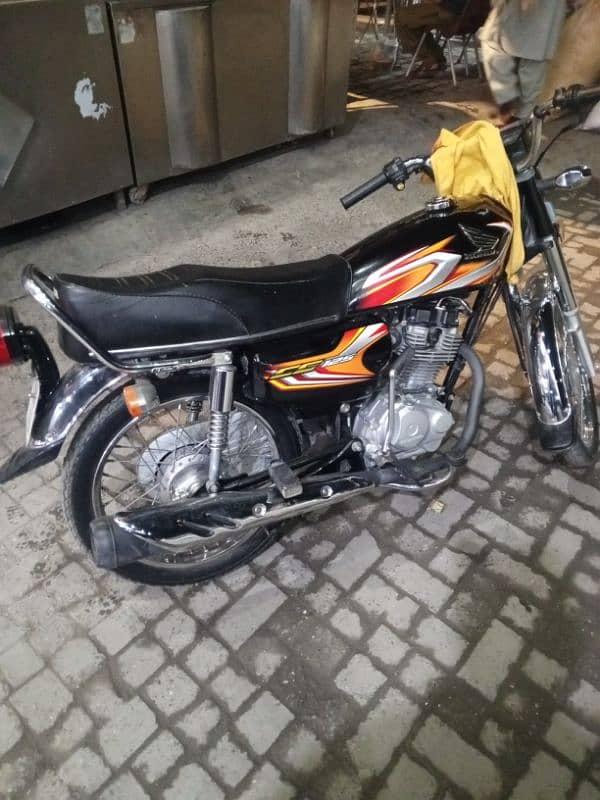 Black Honda CG 125 10