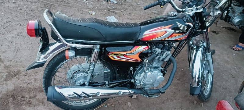 Black Honda CG 125 15