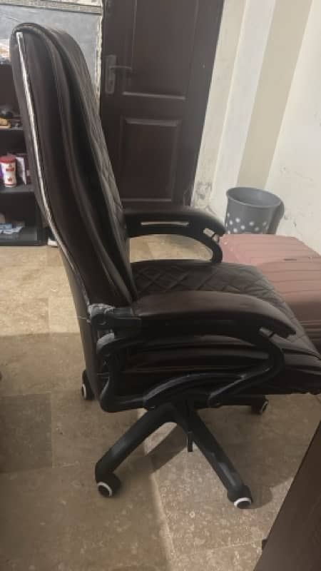 Movable office Chair with life time warranty of base. 1