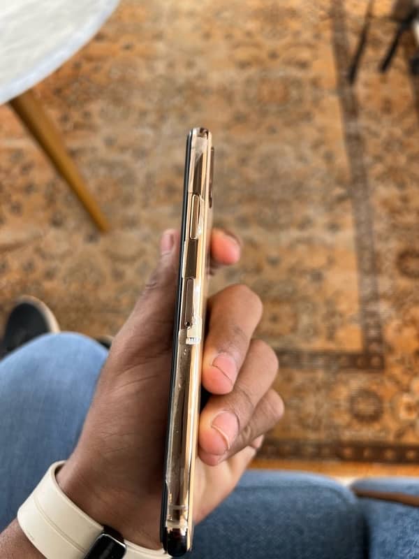 Iphone Xs 4