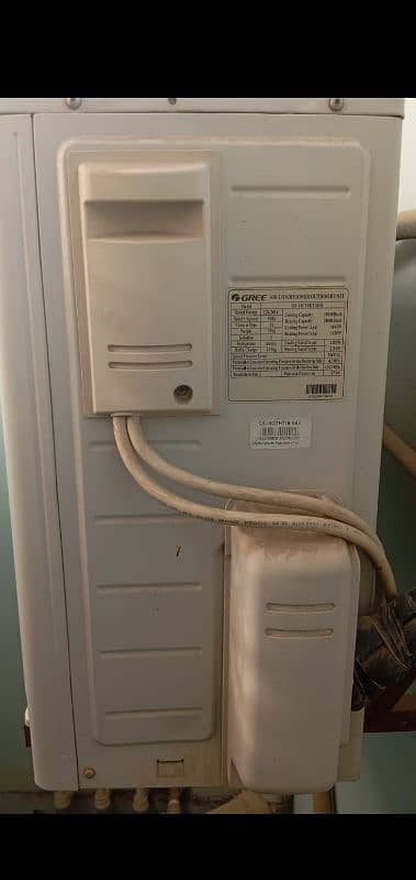 Gree 1.5 ton ac inverter heat and cold in just like new-urgent sell 4