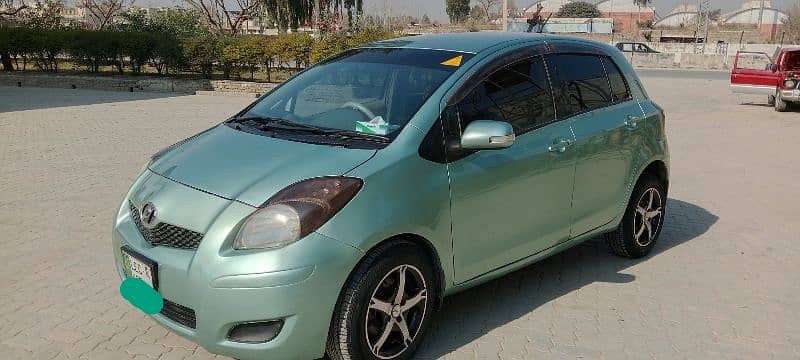 Toyota Vitz 2010-2014 0