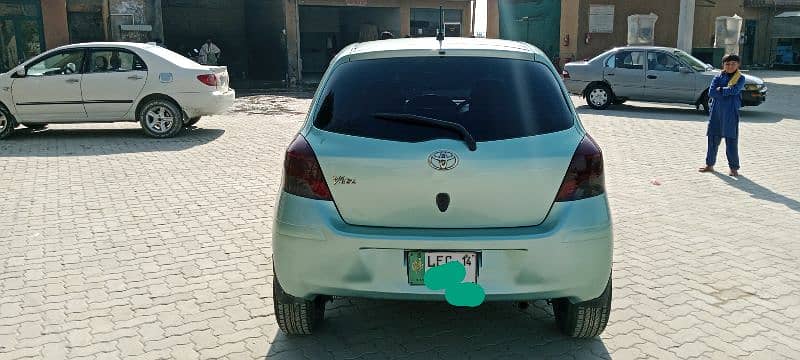 Toyota Vitz 2010-2014 1