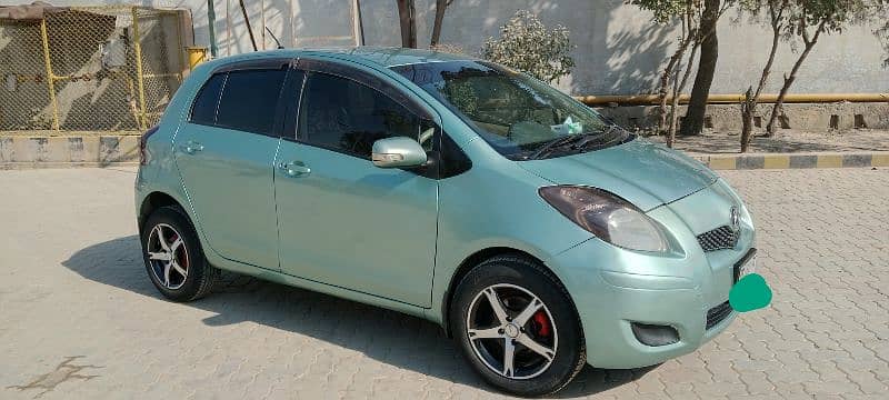 Toyota Vitz 2010-2014 3