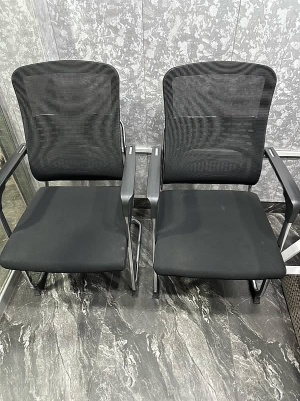 Black mesh Office chairs 0