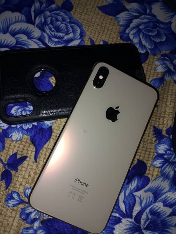 Iphone Xs max  10/9 Exchangeble with good devices 6