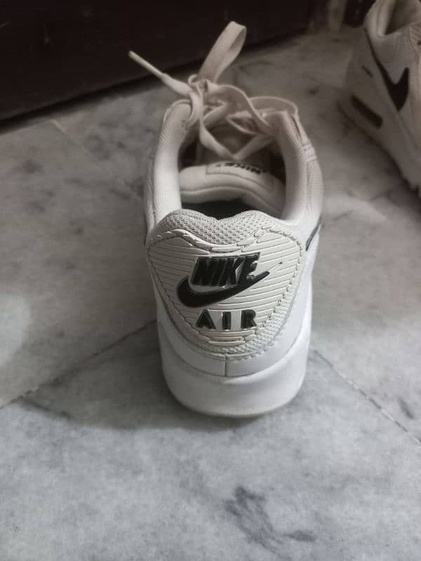 NIKE AIR MAX Shoes 4