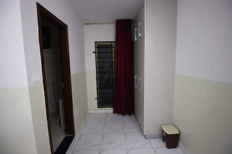 3 Bedroom Apartment Available For Rent IN G11 4