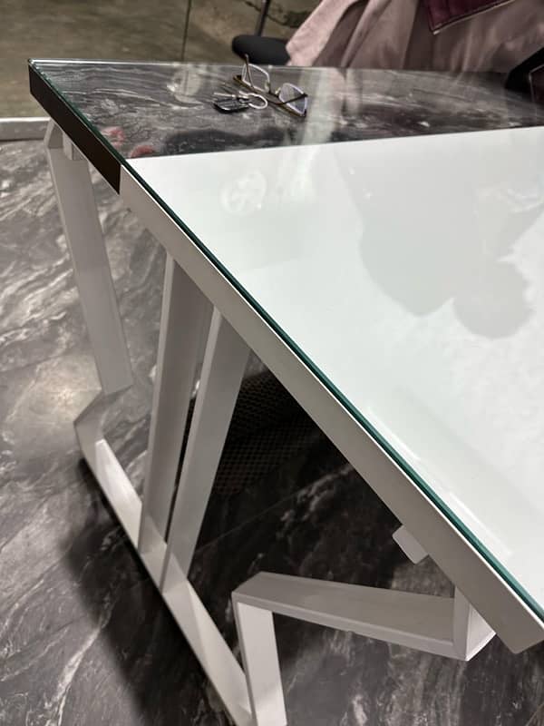 Modern and luxury white and black office table 4