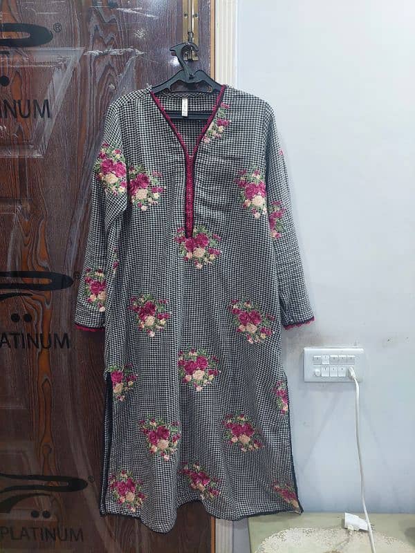 Elegant Embroidered Kurti - Black & White Checkered with Floral Design 0